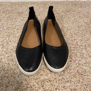 Frye Melanie Slip on flats black white size 9.5 worn ONCE